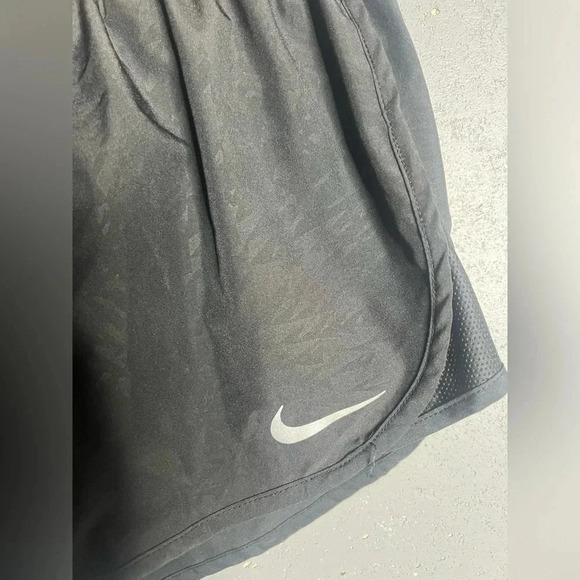 Nike Bundle  Dri-Fit Running Textured Shorts size Medium - Picture 4 of 12